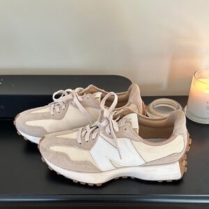 New Balance 327 sneakers